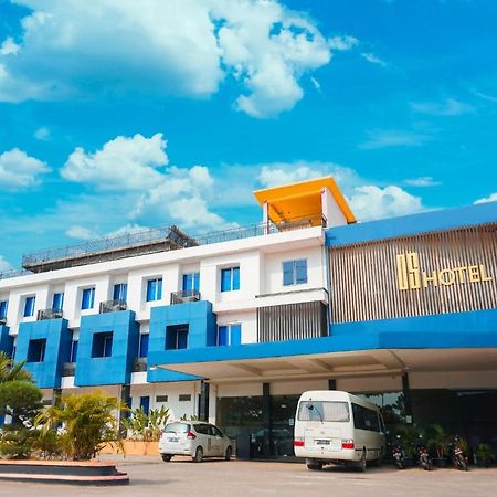 Os Hotel Tanjung Uncang Sagulung Dış mekan fotoğraf