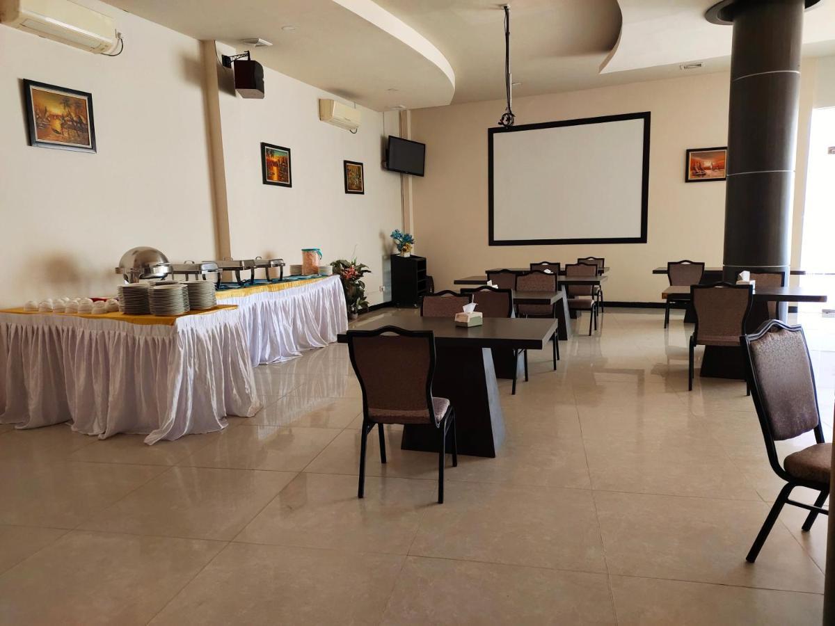 Os Hotel Tanjung Uncang Sagulung Dış mekan fotoğraf