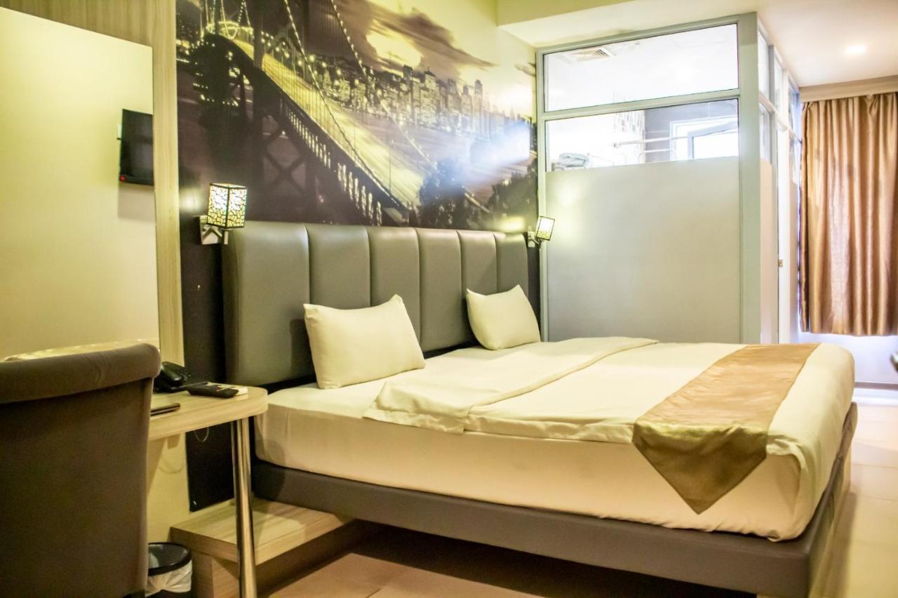 Os Hotel Tanjung Uncang Sagulung Dış mekan fotoğraf