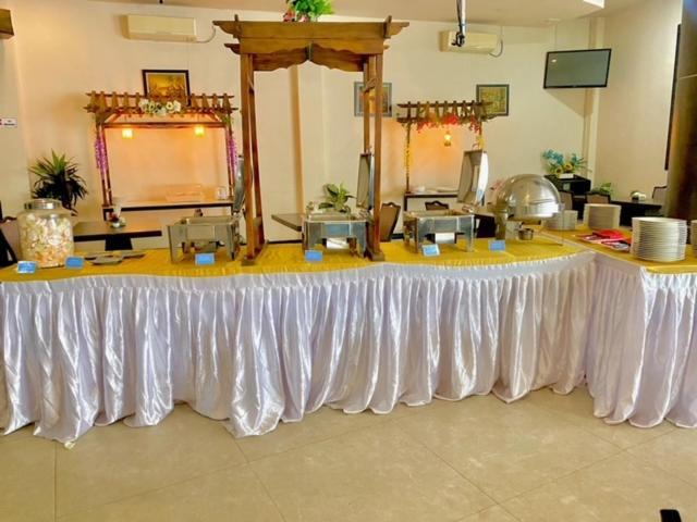 Os Hotel Tanjung Uncang Sagulung Dış mekan fotoğraf