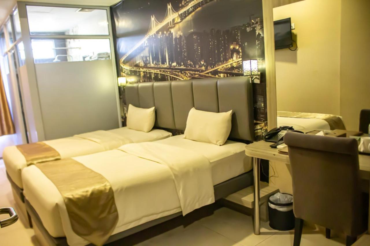 Os Hotel Tanjung Uncang Sagulung Dış mekan fotoğraf